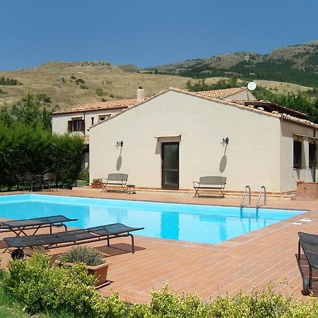 הוילה Castellana Sicula Agriturismo Terravecchia מראה חיצוני תמונה